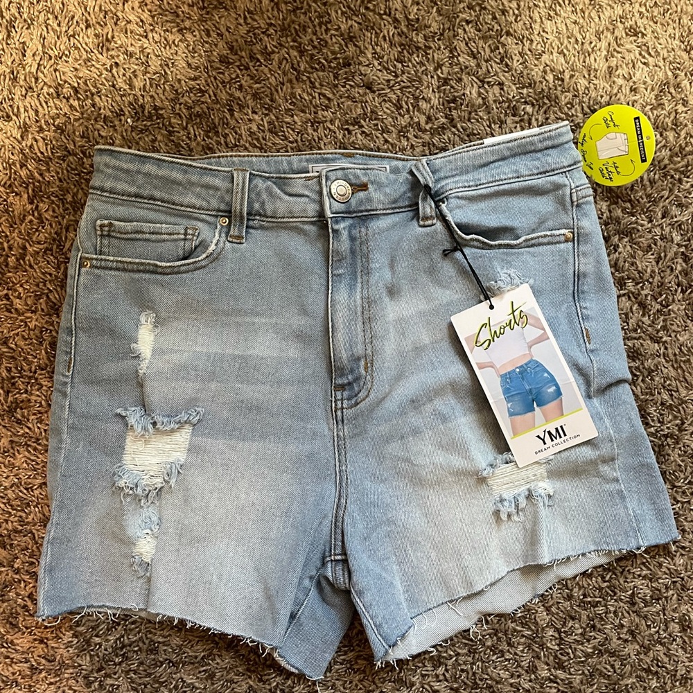 Emelia Cut Off Denim Shorts Light Blue Wash